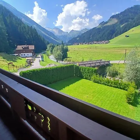 Goldmann, Haus Tux